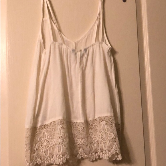 White tank top - Picture 2 of 5